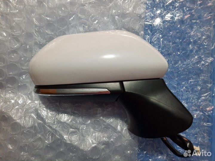 Зеркало заднего вида правое Toyota Camry V70