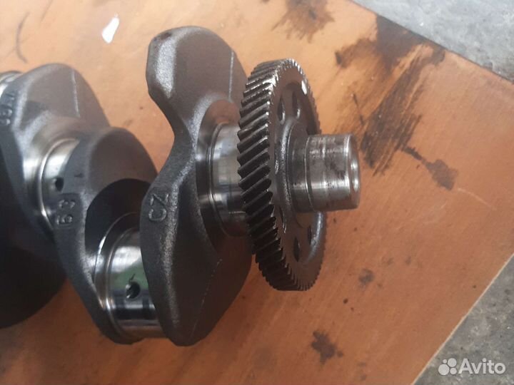 Коленвал 2.0 TDI VW Passat B7 CFF