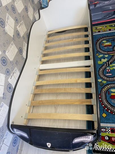 Кровать с матрасом