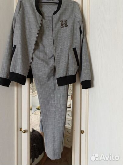 Костюм женский