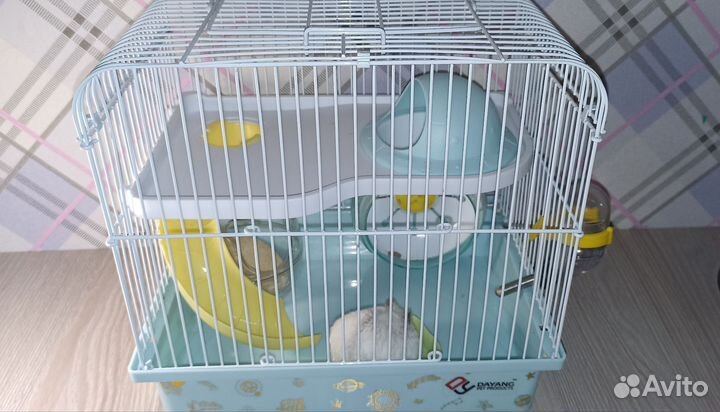 Джунгарский хомяк с клеткой