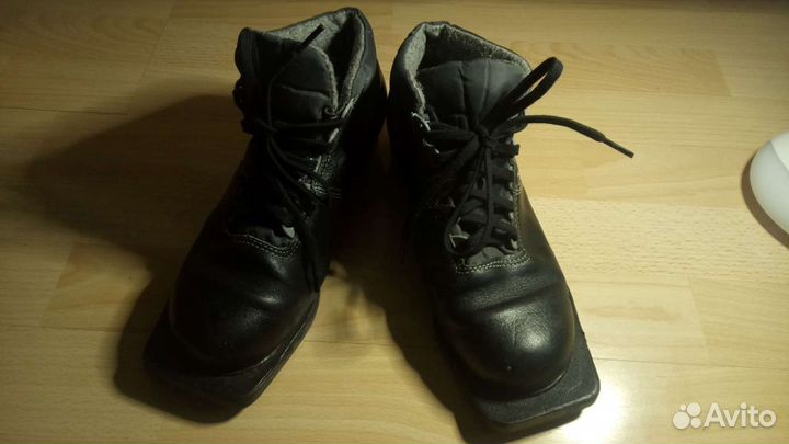 Лыжные ботинки 36р