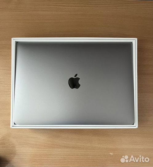 MacBook Air 13 (2020) M1, 8/256 гб