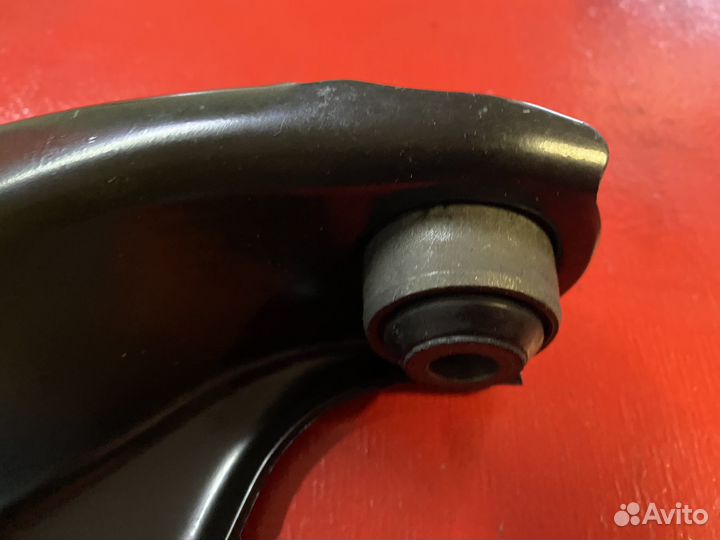 Рычаг передний нижний правый Renault Logan 1