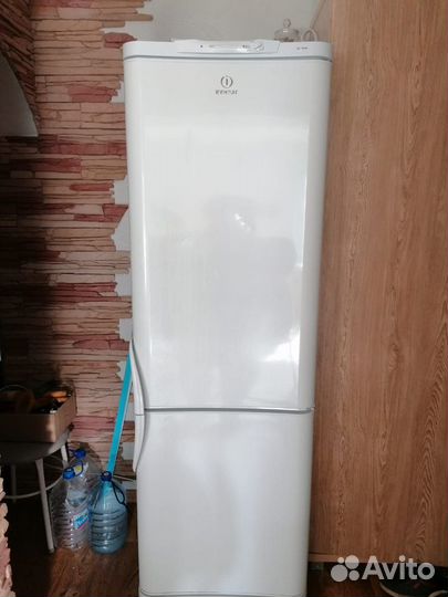 Холодильник indesit no frost C138 бу рабочий