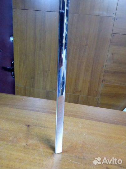 Молдинг решетки радиатора правый Mercedes-Benz