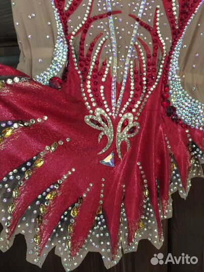 Купальник на рост 146-152 в отличном состоянии