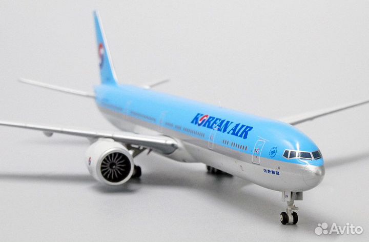 Модель самолета 1/400 Boeing 777-300ER Korean Air