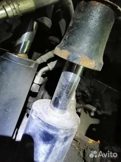 Цилиндры стрелы на погрузчик Komatsu FD25T-16