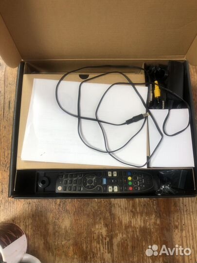 Цифровая спутниковая тв приставка skayway nano 3