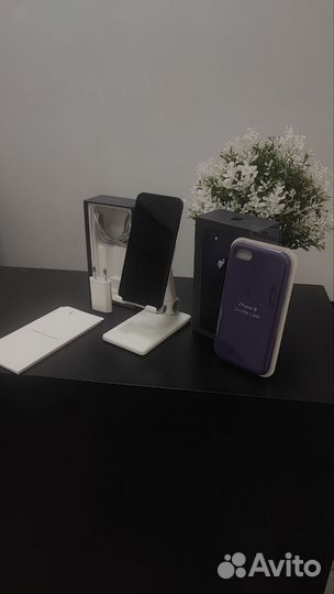iPhone 8, 64 ГБ