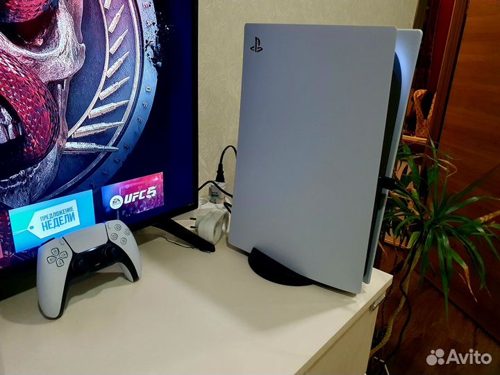 Sony PS5 с дисководом и более 70 игр