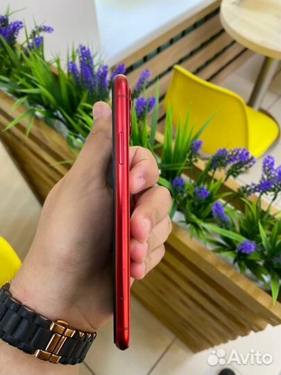 Телефон iPhone 11 64