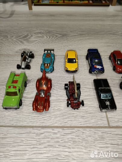 Hot wheels машинки