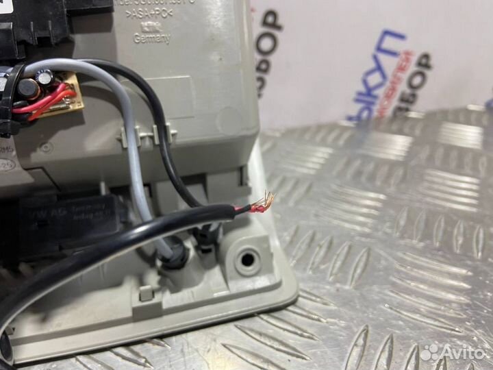 Плафон салонный Volkswagen Tiguan 2