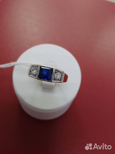 Золотые серьги с гранатом