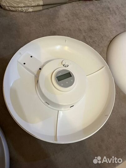 Автоматическая кормушка для кошек и собак