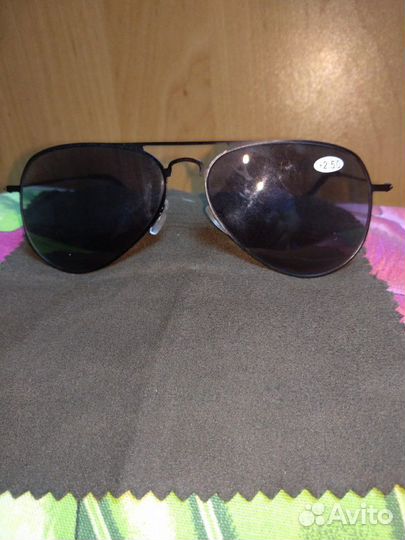 Очки +2,5для зрения.затемненые