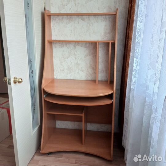 Продам компьютерный стол