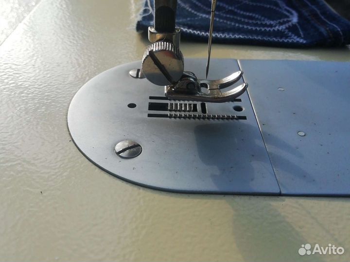Швейная машина Чайка 132м