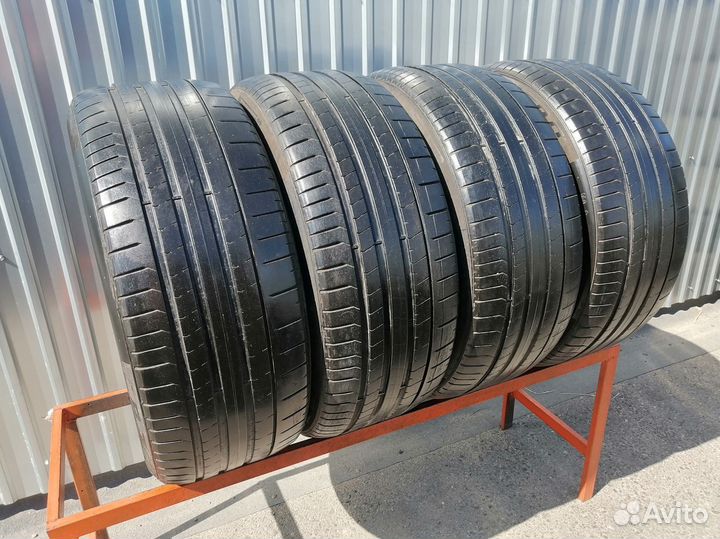 Pirelli P Zero PZ4 275/45 R21 107Y