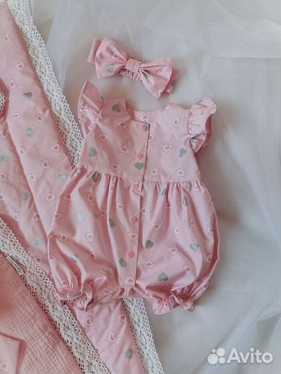 Комплект на выписку для девочки новый