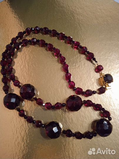 Бусы гранатовое стекло Чехословакия