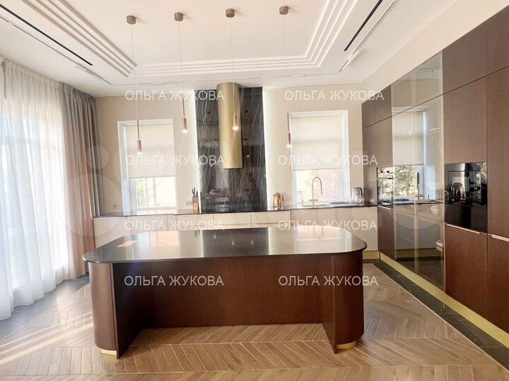 Коттедж 364,7 м² на участке 12 сот.