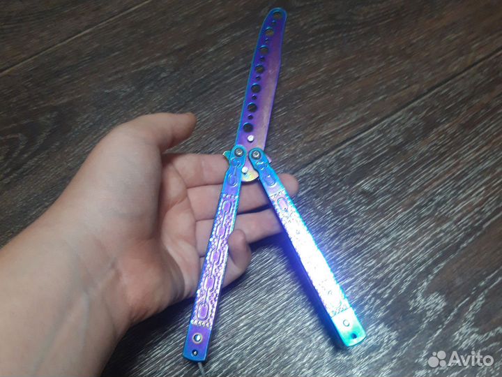 Продаю нож бабочка