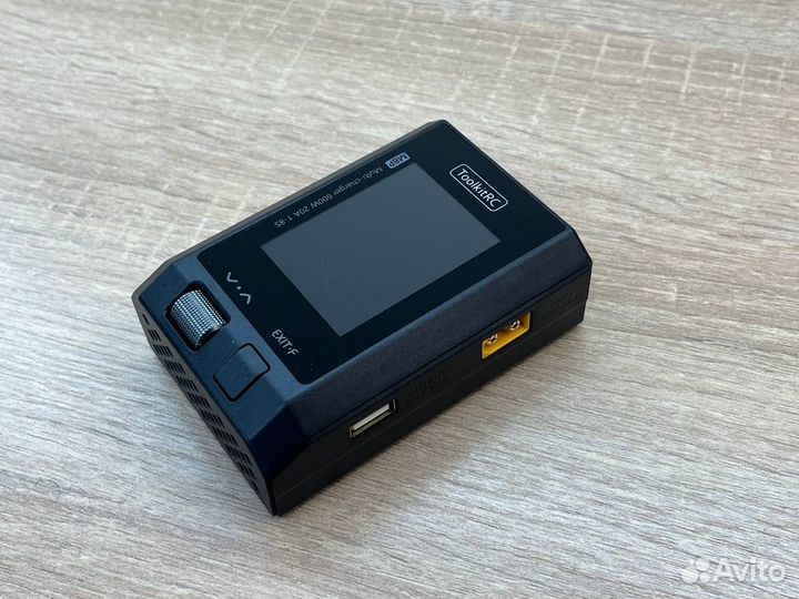 Зарядное устройство FPV ToolkitRC M8P 600W