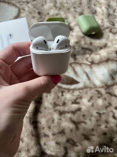 Беспроводные наушники apple airpods 1