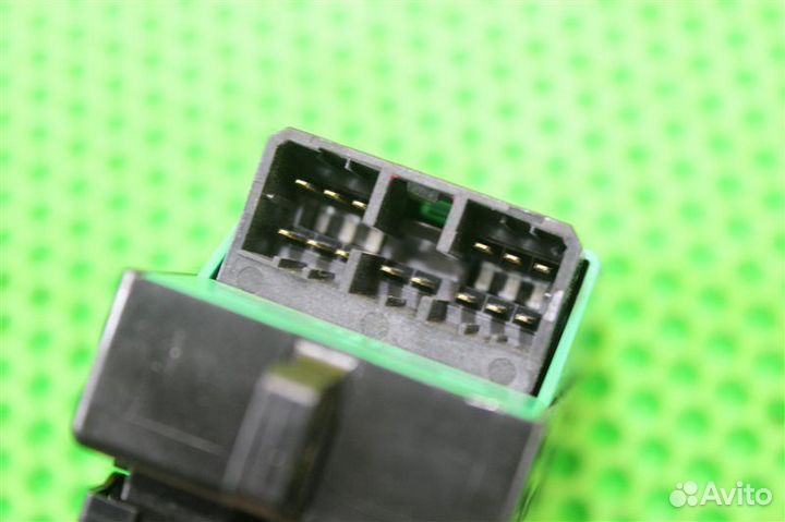 Блок управления стеклоподъемниками передний правый