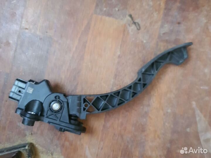 Педаль газа Mitsubishi Lancer X 2007 1600A102