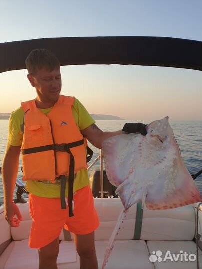 Морские прогулки. Рыбалка аренда катера в Анапе