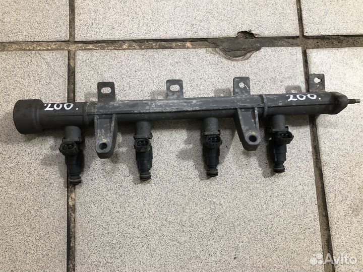 Форсунка топливная рампа Hyundai Getz 1.4 G4EE