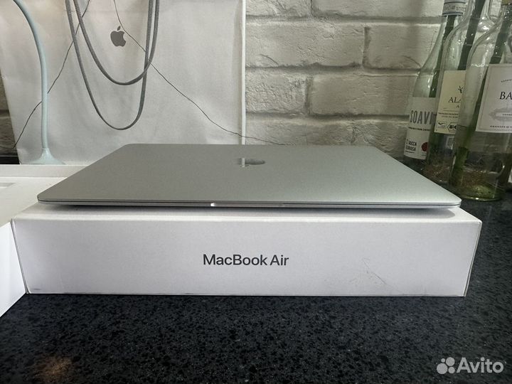 MacBook Air 13 2020 М1/8Gb/256SSD/Серебро/162ц