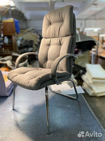 Офисное кресло