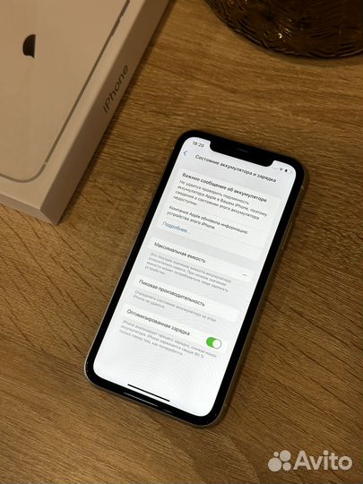 iPhone 11, 64 ГБ