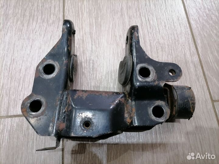 Кронштейн двигателя Nissan Primera P11E 1996-2002