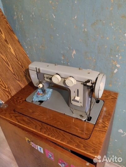 Швейная машина чайка -111