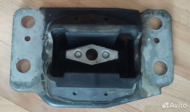 Подушка двигателя левая Форд Мондео 4