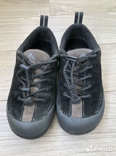 Кроссовки Crocs