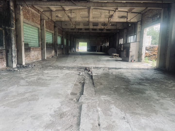 Здание, 689 м²