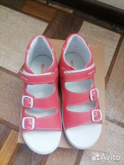 Босоножки новые