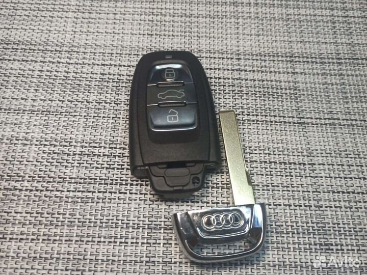 Ключ Audi a4 b8 в сборе с платой