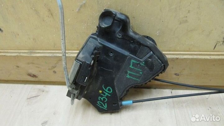 Замок двери передней правой Toyota Rav 4 2006-2013