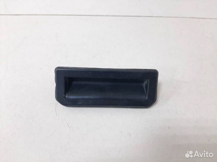 Кнопка открывания багажника Volkswagen Polo Sed RU