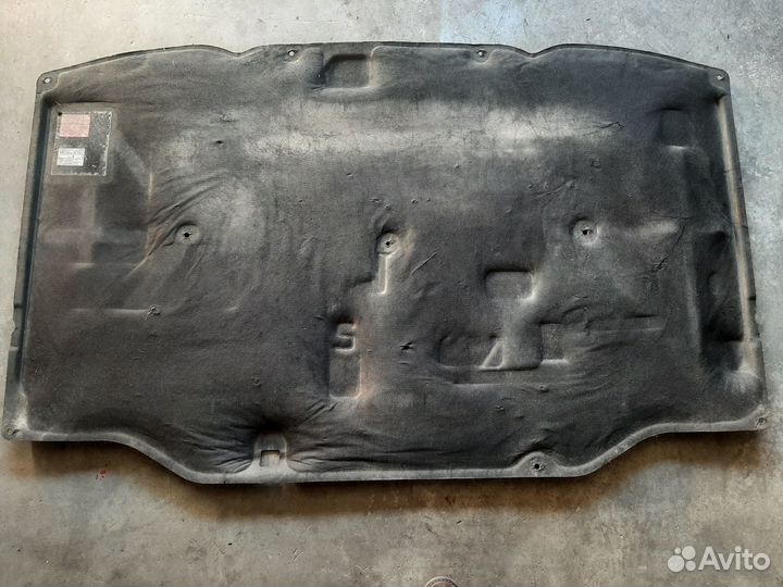 Обшивка капота Toyota Land Cruiser 100 Европа