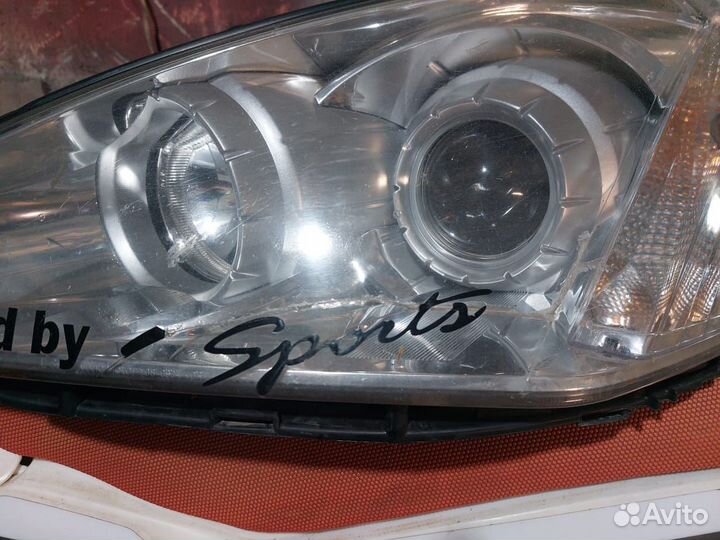 Левая фара Саньенг Кайрон