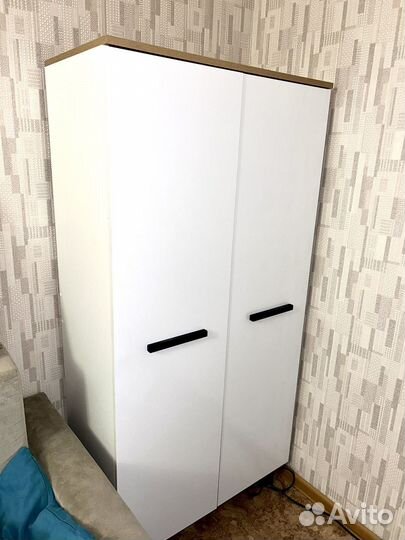 Шкаф распашной плательный